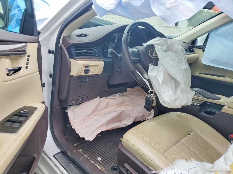 68637946 :رقم المزاد ، 58ABK1GGXJU082703 vin ، 2018 Lexus Es مزاد بيع
