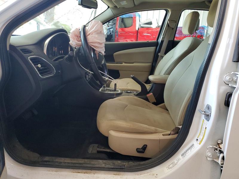 67833656 :رقم المزاد ، 1C3BC1FB1BN562305 vin ، 2011 Chrysler 200 مزاد بيع