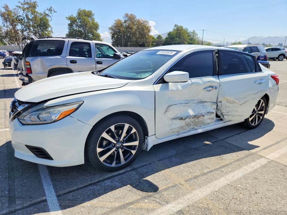 Продажа на аукционе авто 2017 Nissan Altima, vin: 1N4AL3AP4HC499345, номер лота: 70455826