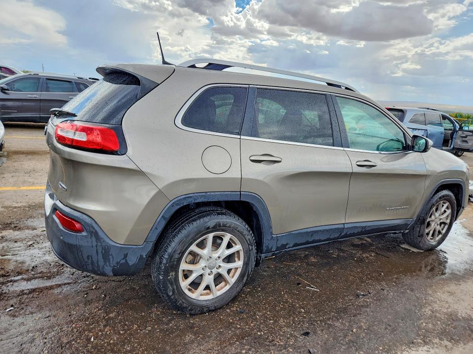 67850676 :رقم المزاد ، 1C4PJMCS2HW596754 vin ، 2017 Jeep Cherokee مزاد بيع