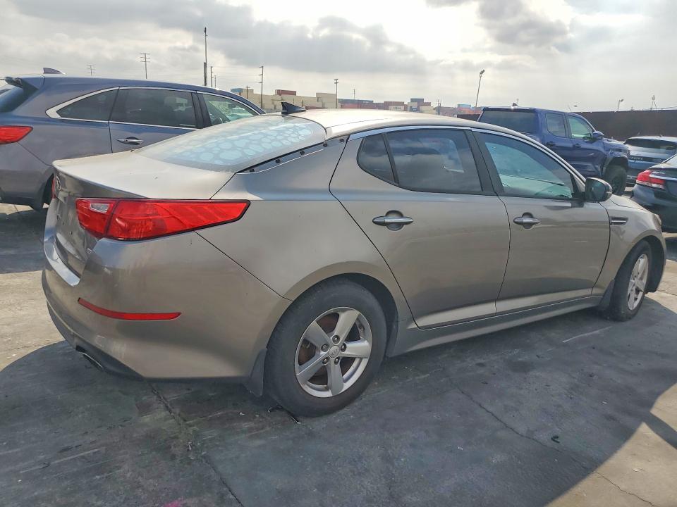 70166686 :رقم المزاد ، 5XXGM4A76FG373881 vin ، 2015 Kia Optima مزاد بيع