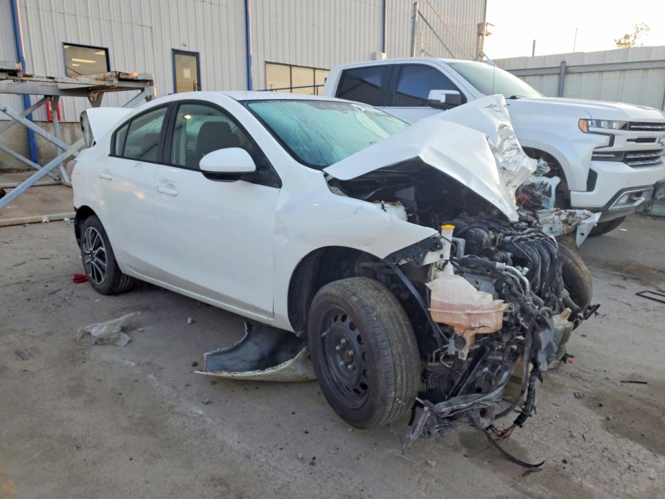 Продажа на аукционе авто 2011 Mazda 3, vin: JM1BL1UF4B1393146, номер лота: 69082506