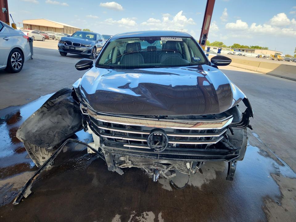 69091736 :رقم المزاد ، 1VWSA7A35MC011231 vin ، 2021 Volkswagen Passat مزاد بيع