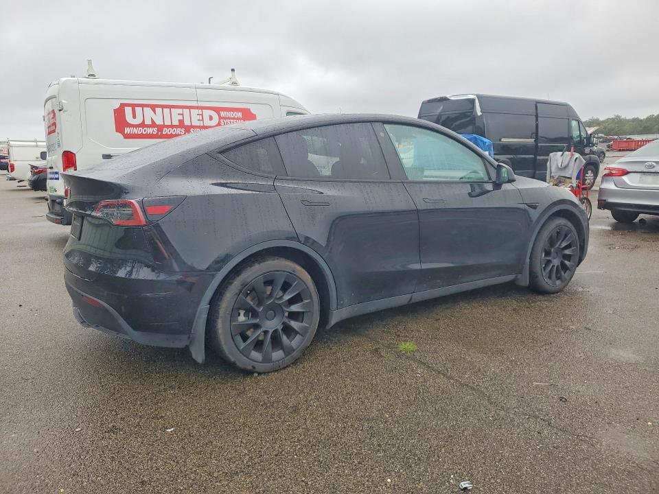 69449836 :رقم المزاد ، 5YJYGDEE0MF301000 vin ، 2021 Tesla Model Y مزاد بيع