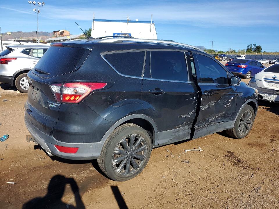 Продажа на аукционе авто 2017 Ford Escape, vin: 1FMCU9J99HUE91249, номер лота: 68449336