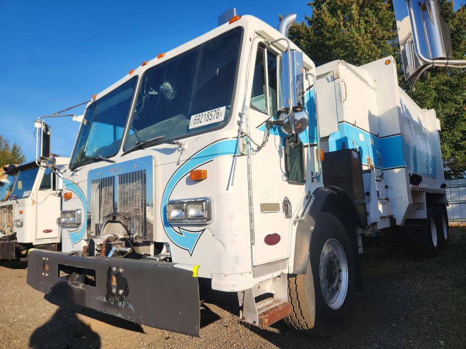 Aukcja sprzedaży 2000 Peterbilt 320, vin: 1NPZL00X4YD712407, numer aukcji: 69218576