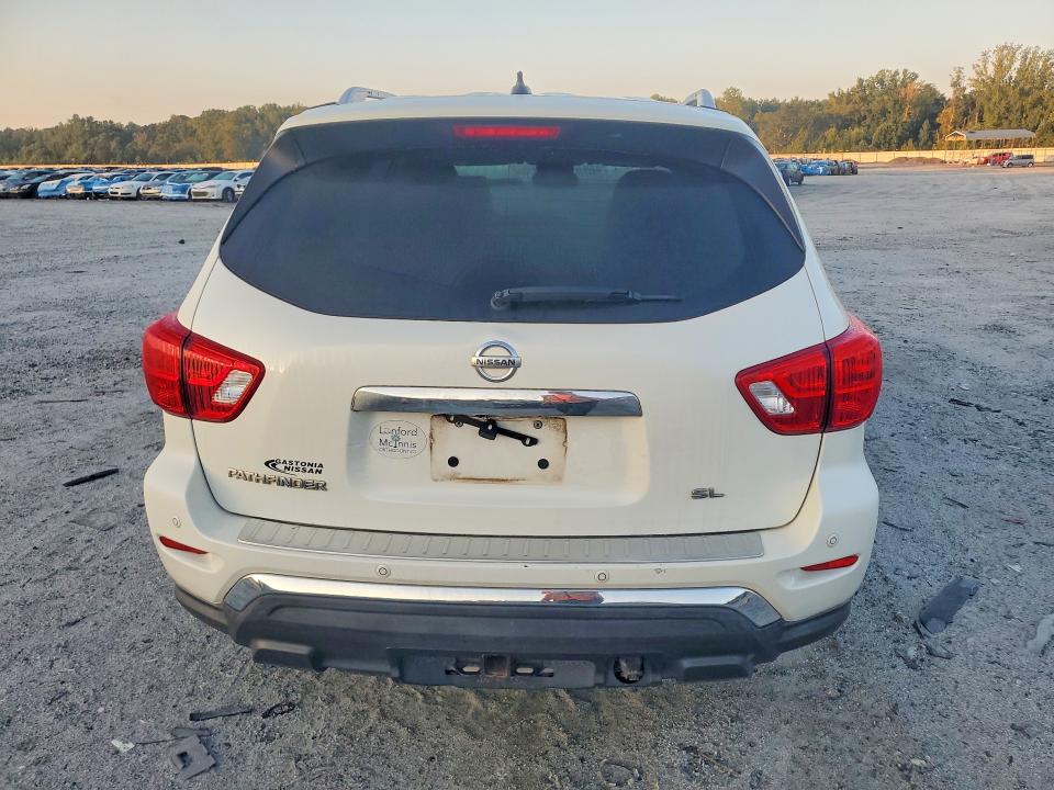 67367156 :رقم المزاد ، 5N1DR2MN0HC631457 vin ، 2017 Nissan Pathfinder مزاد بيع