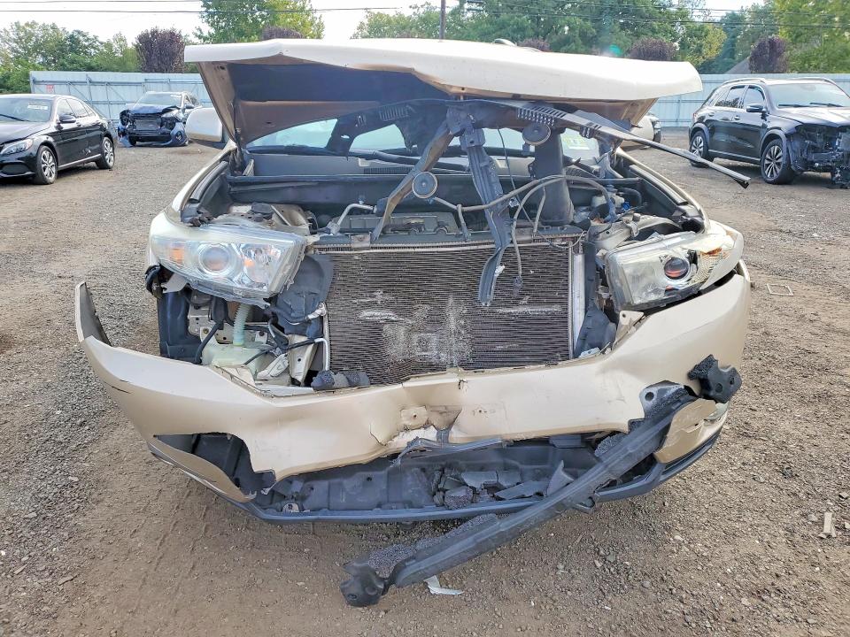 Продаж на аукціоні авто 2011 Toyota Highlander, vin: 5TDBK3EH5BS042831, номер лоту: 68441566