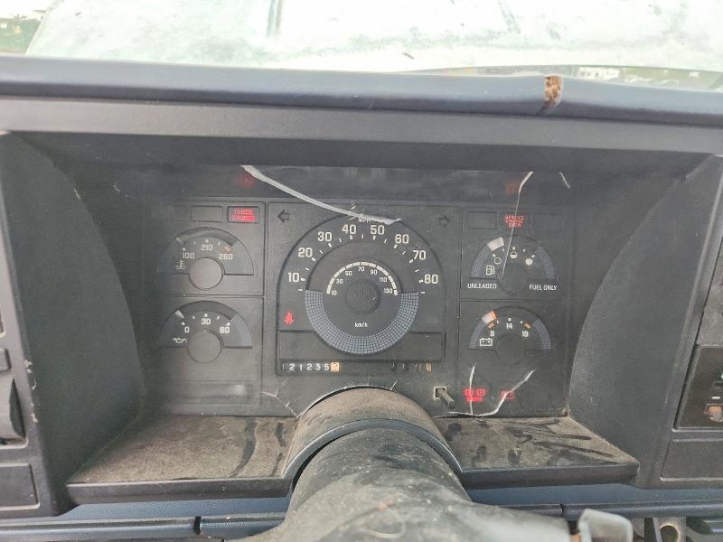 70979556 :رقم المزاد ، 1GCFC24Z1JZ330569 vin ، 1988 Chevrolet Gmt-400 مزاد بيع