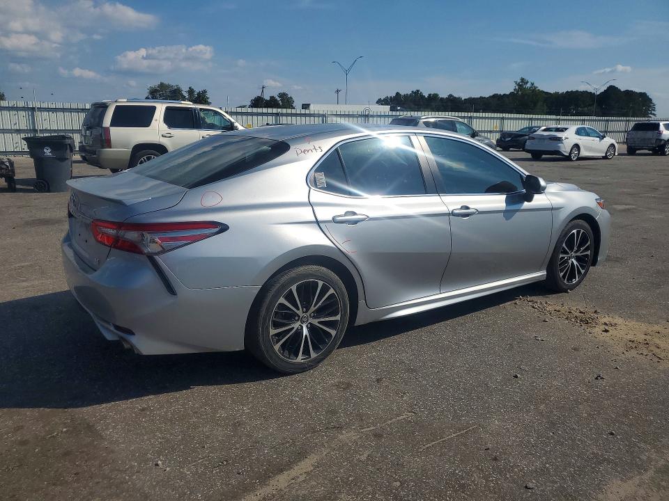 2018 Toyota Camry მანქანა იყიდება აუქციონზე, vin: 4T1B11HK4JU147882, აუქციონის ნომერი: 69438466