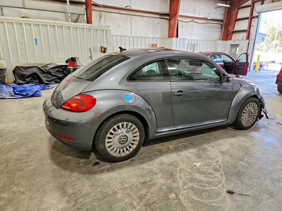 70525786 :رقم المزاد ، 3VWJ17AT6FM619725 vin ، 2015 Volkswagen Beetle مزاد بيع
