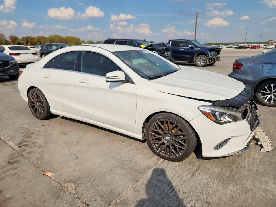 70296596 :رقم المزاد ، WDDSJ4EB1JN637772 vin ، 2018 Mercedes-benz Cla مزاد بيع