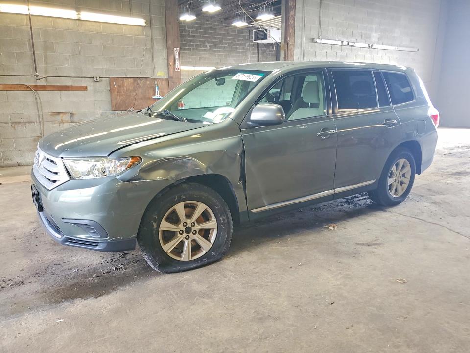 67149026 :رقم المزاد ، 5TDBK3EH3CS105460 vin ، 2012 Toyota Highlander مزاد بيع