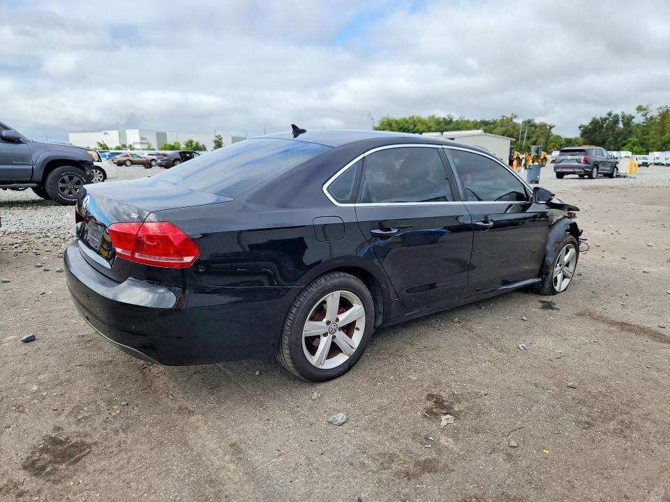70433416 :رقم المزاد ، 1VWBP7A39CC009639 vin ، 2012 Volkswagen Passat مزاد بيع