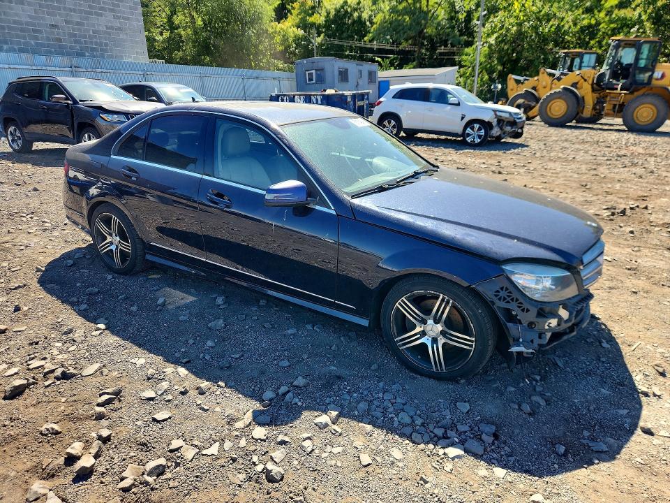 2011 Mercedes-benz C მანქანა იყიდება აუქციონზე, vin: WDDGF8BB1BF645532, აუქციონის ნომერი: 68184246