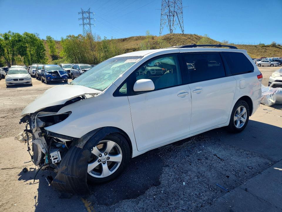 Aukcja sprzedaży 2011 Toyota Sienna, vin: 5TDKK3DC9BS070847, numer aukcji: 67042096