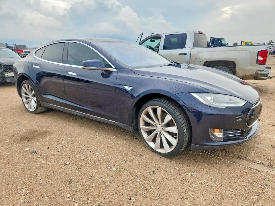67638336 :رقم المزاد ، 5YJSA1CPXCFP01817 vin ، 2012 Tesla Model S مزاد بيع