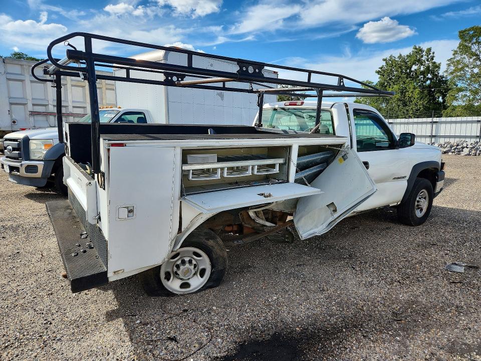 Auction sale of the 2005 Chevrolet Silverado, vin: 1GBHC24U05E188794, lot number: 68087556