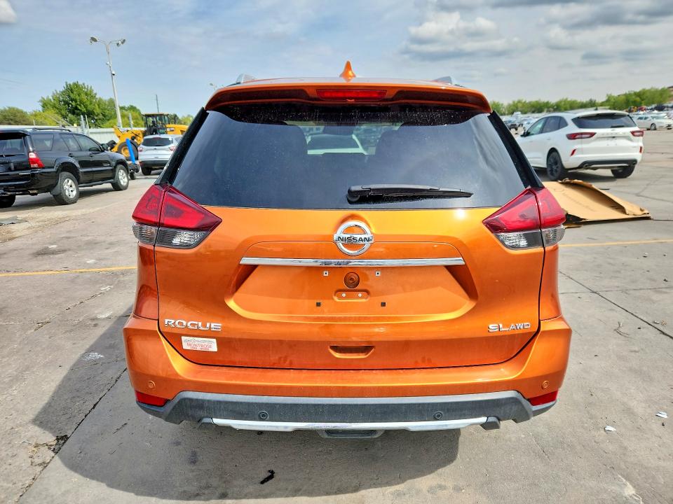 69639036 :رقم المزاد ، 5N1AT2MV2KC742734 vin ، 2019 Nissan Rogue مزاد بيع
