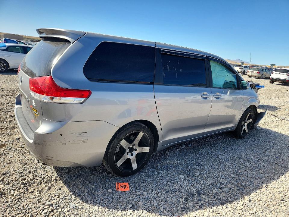 Auction sale of the 2012 Toyota Sienna, vin: 5TDKA3DC1CS015121        , lot number: 69089366