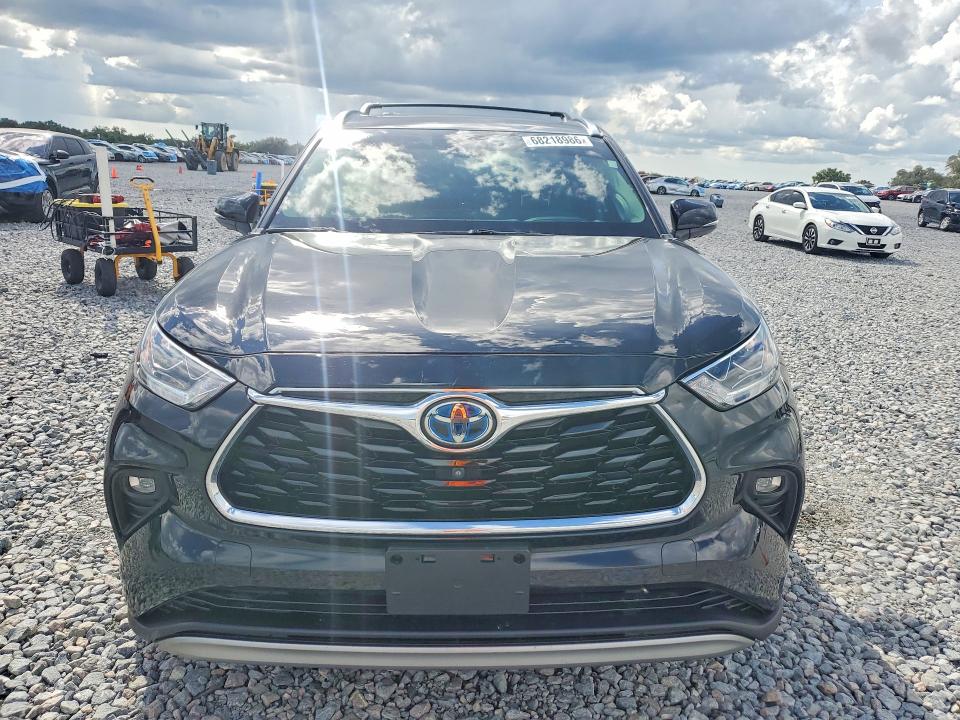 2021 Toyota Highlander მანქანა იყიდება აუქციონზე, vin: 5TDEBRCH4MS030532, აუქციონის ნომერი: 68218986