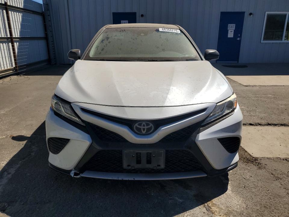 68366276 :رقم المزاد ، 4T1K61AK8LU318213 vin ، 2020 Toyota Camry مزاد بيع