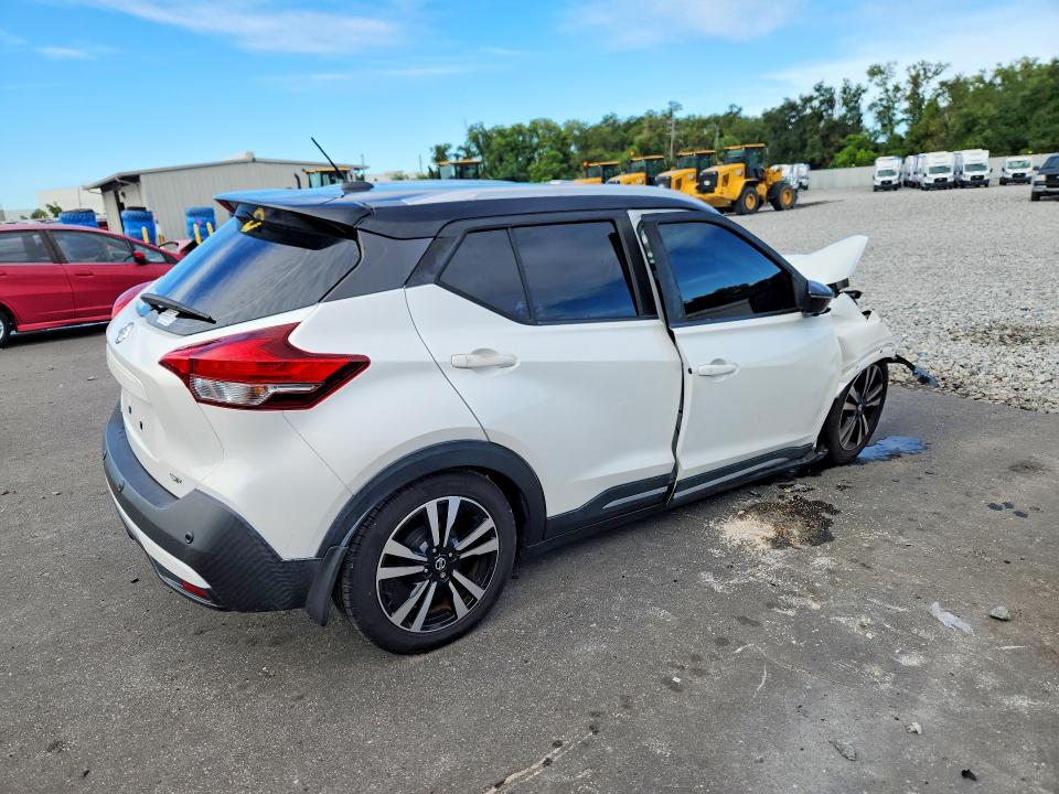 68630346 :رقم المزاد ، 3N1CP5DV0LL478134 vin ، 2020 Nissan Kicks مزاد بيع