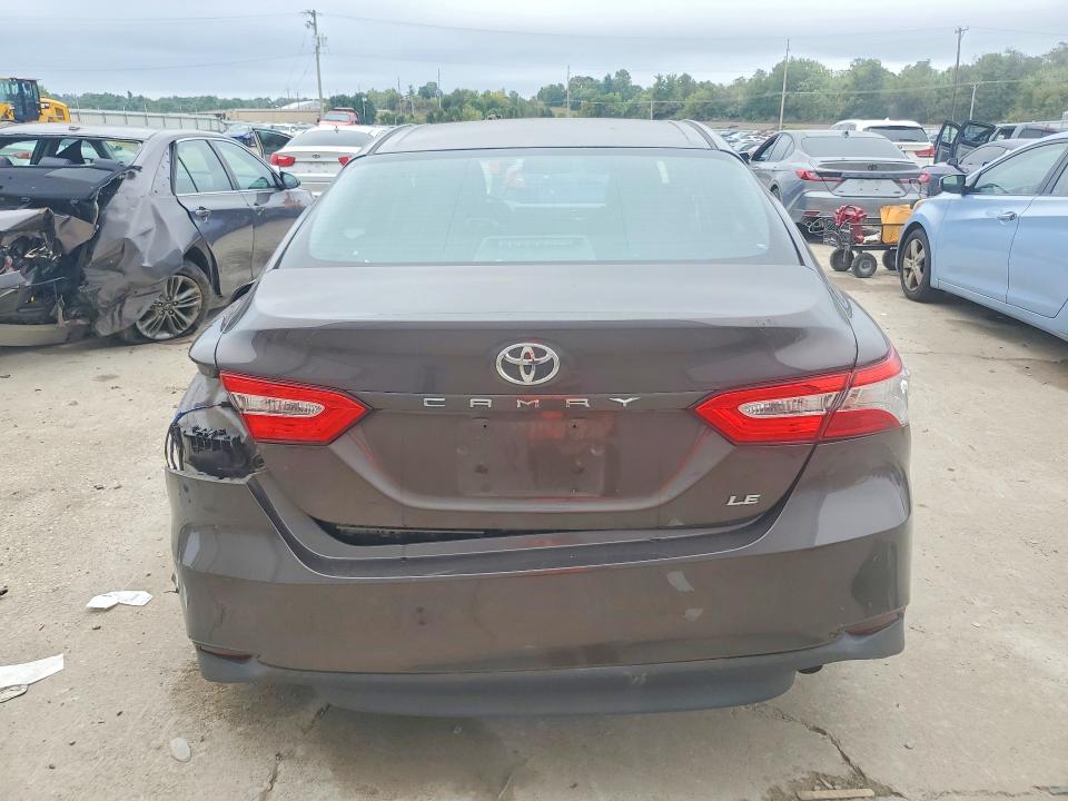 2018 Toyota Camry მანქანა იყიდება აუქციონზე, vin: 4T1B11HK9JU530782, აუქციონის ნომერი: 69858296