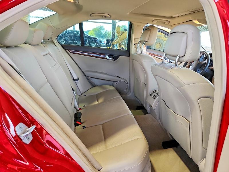 68427206 :رقم المزاد ، WDDGF8BB5BR182843 vin ، 2011 Mercedes-benz C مزاد بيع