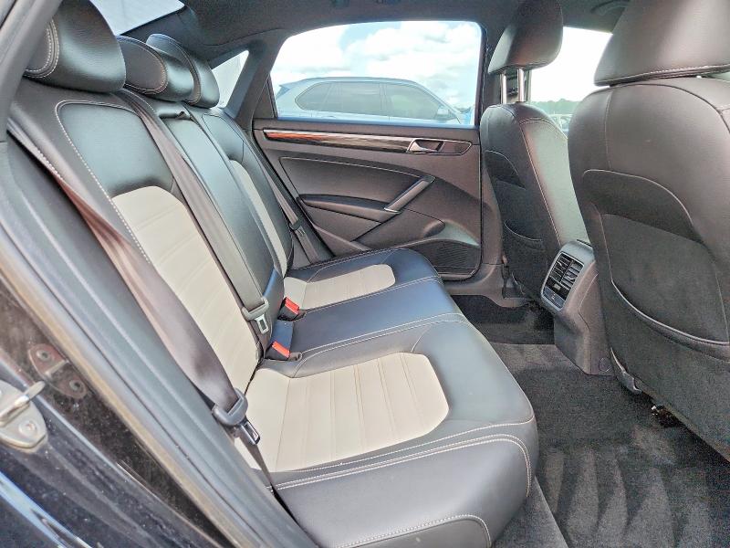 65967926 :رقم المزاد ، 1VWJM7A34JC050830 vin ، 2018 Volkswagen Passat مزاد بيع