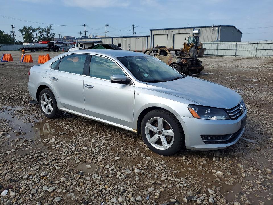 67340496 :رقم المزاد ، 1VWAS7A38EC024114 vin ، 2014 Volkswagen Passat مزاد بيع