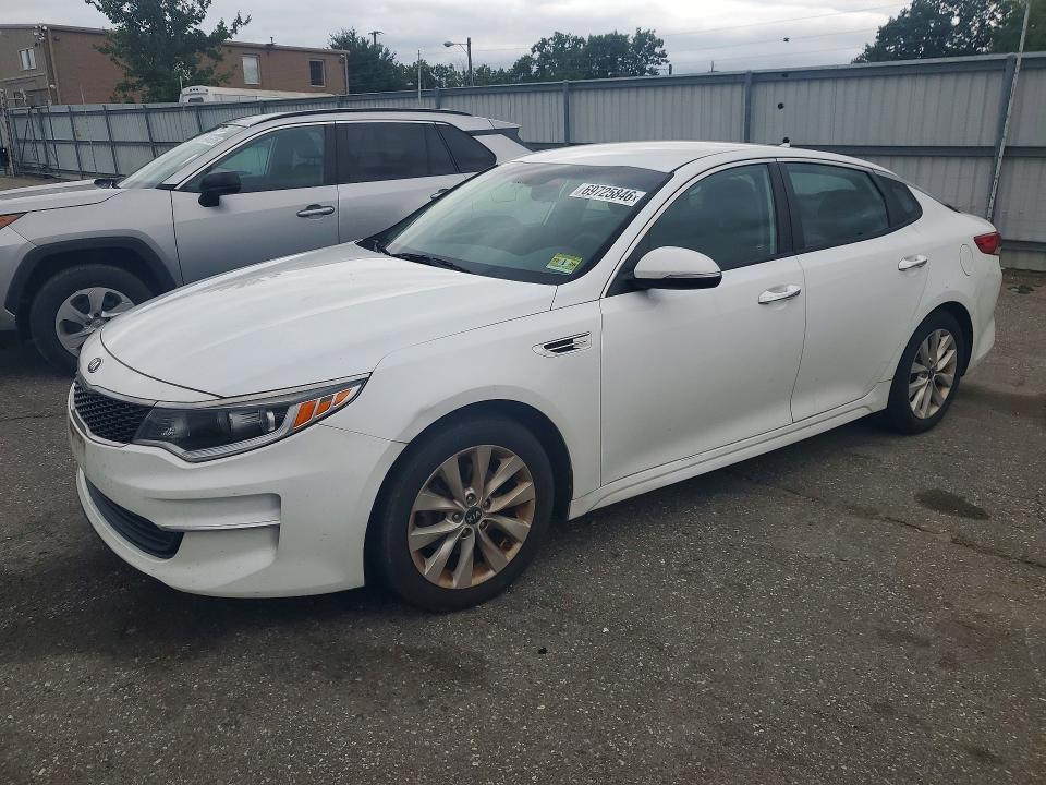 Auction sale of the 2018 Kia Optima, vin: 5XXGT4L34JG267774, lot number: 69725846