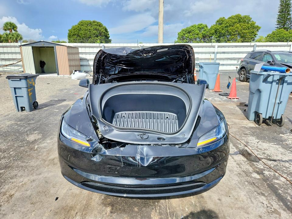 68493316 :رقم المزاد ، 5YJ3E1EA9SF044945 vin ، 2025 Tesla Model 3 مزاد بيع