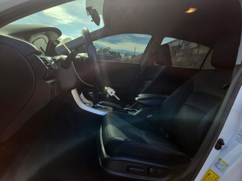 70490286 :رقم المزاد ، 1HGCR2F50FA130480 vin ، 2015 Honda Accord مزاد بيع