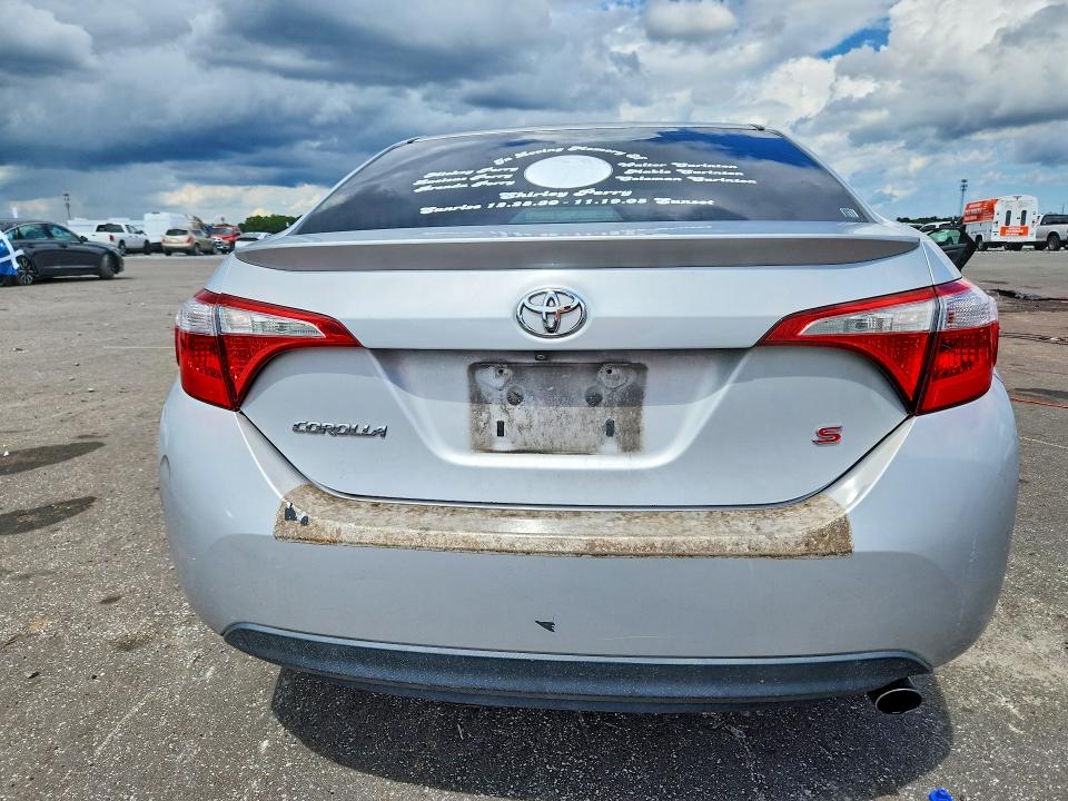 68334326 :رقم المزاد ، 2T1BURHE4FC381173 vin ، 2015 Toyota Corolla مزاد بيع