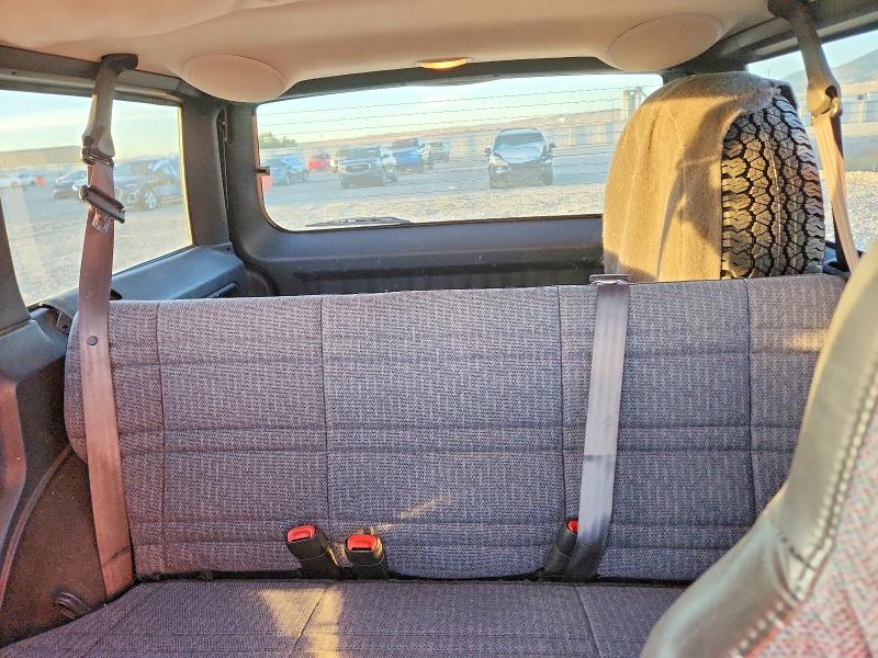 2001 Jeep Cherokee მანქანა იყიდება აუქციონზე, vin: 1J4FF48S21L564412, აუქციონის ნომერი: 67047836
