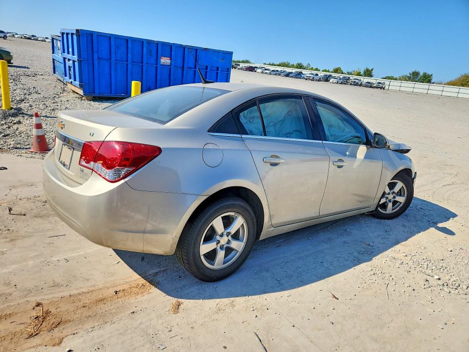67244696 :رقم المزاد ، 1G1PC5SB8E7447930 vin ، 2014 Chevrolet Cruise مزاد بيع