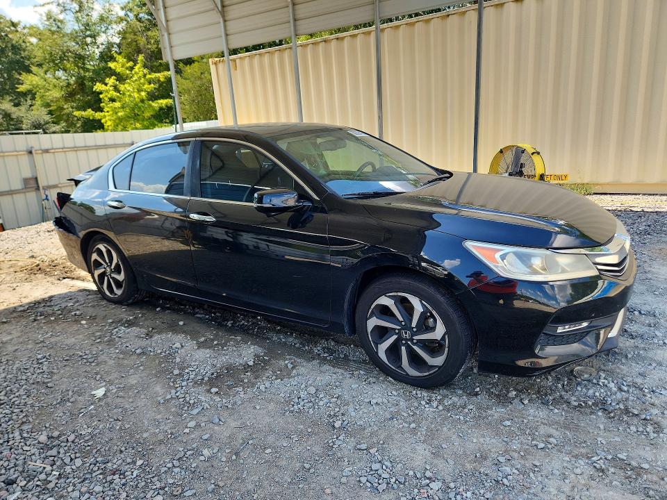 Продажа на аукционе авто 2017 Honda Accord, vin: 1HGCR2F86HA040067, номер лота: 68639416
