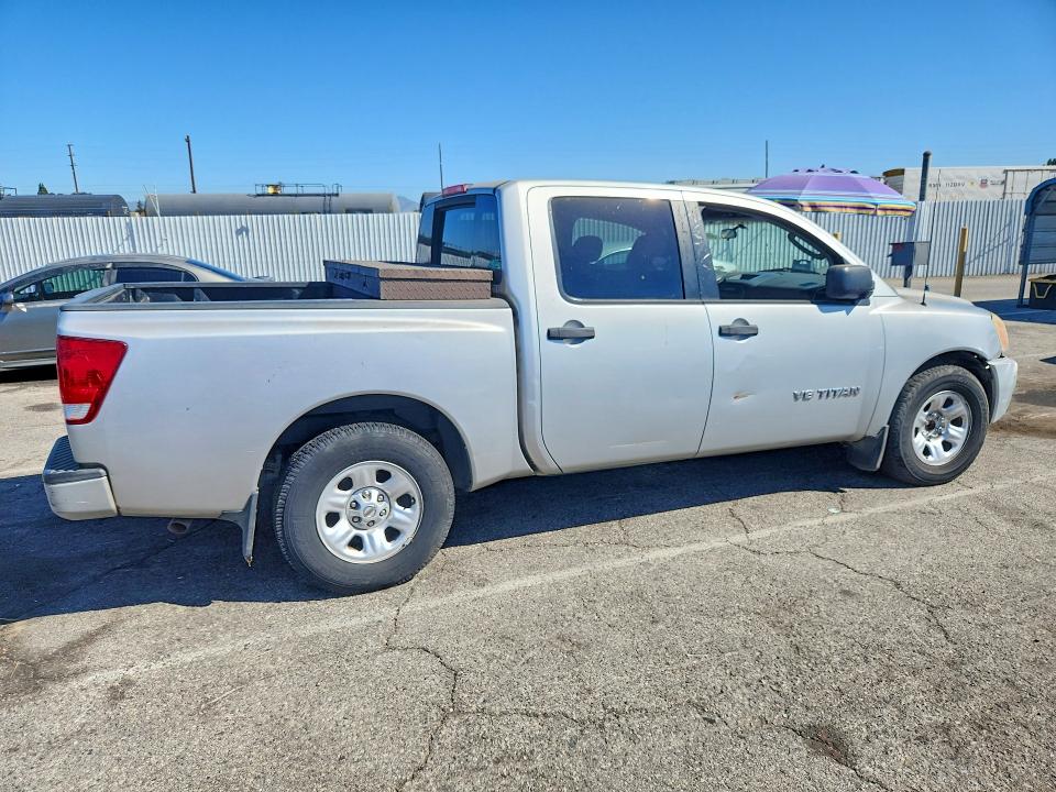 68697566 :رقم المزاد ، 1N6AA07A47N246365 vin ، 2007 Nissan Titan مزاد بيع