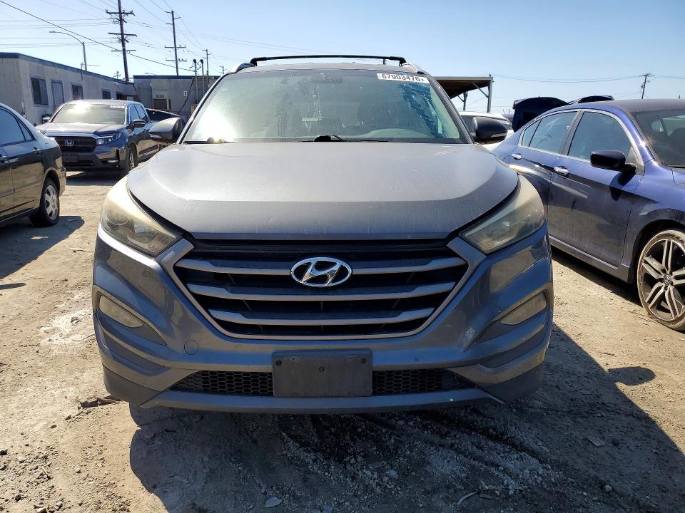 2016 Hyundai Tucson მანქანა იყიდება აუქციონზე, vin: KM8J33A22GU120877, აუქციონის ნომერი: 67903476