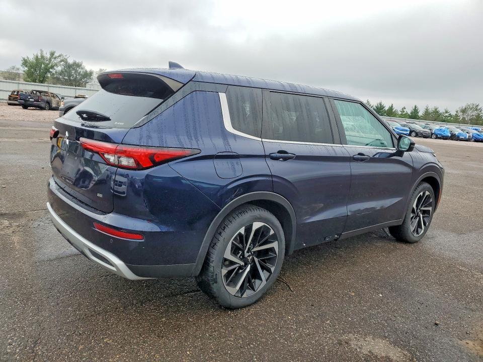 70941846 :رقم المزاد ، JA4J4UA87NZ010462 vin ، 2022 Mitsubishi Outlander مزاد بيع