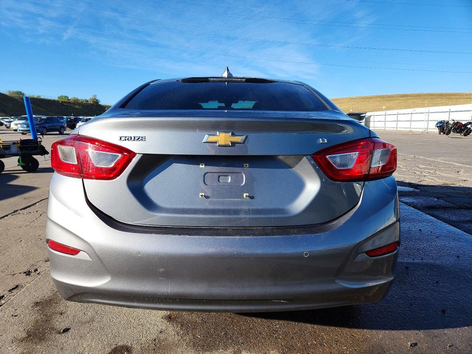 Продаж на аукціоні авто 2018 Chevrolet Cruze, vin: 1G1BE5SM8J7231169, номер лоту: 67825496