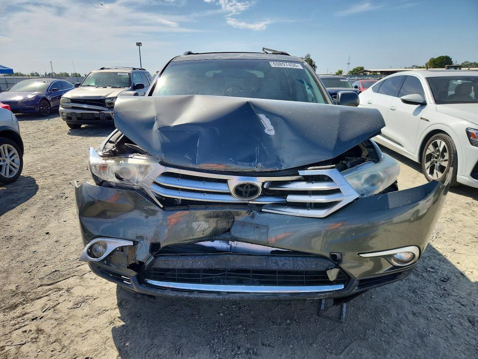 2013 Toyota Highlander მანქანა იყიდება აუქციონზე, vin: 5TDDK3EH4DS271660, აუქციონის ნომერი: 69897456