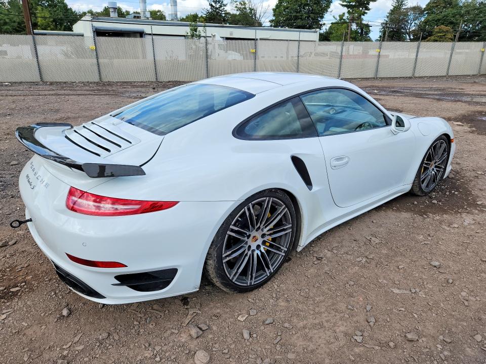 70069406 :رقم المزاد ، WP0AD2A92FS160251 vin ، 2015 Porsche 911 مزاد بيع