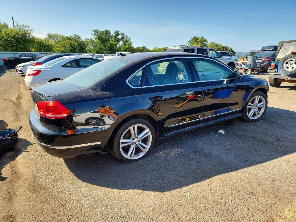 69090036 :رقم المزاد ، 1VWCT7A32FC007560 vin ، 2015 Volkswagen Passat مزاد بيع