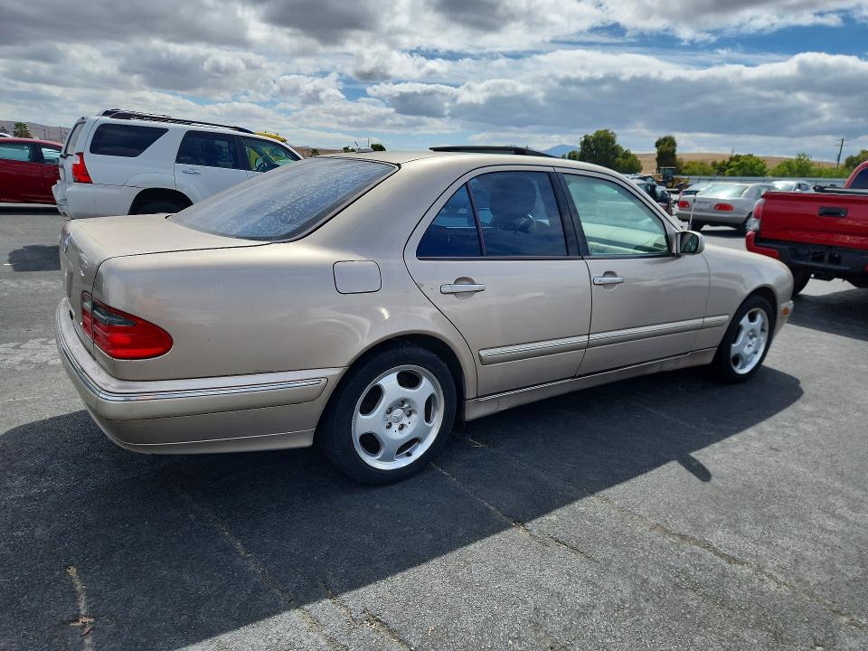 Aukcja sprzedaży 2001 Mercedes-benz E, vin: WDBJF70J61B185647, numer aukcji: 67370996