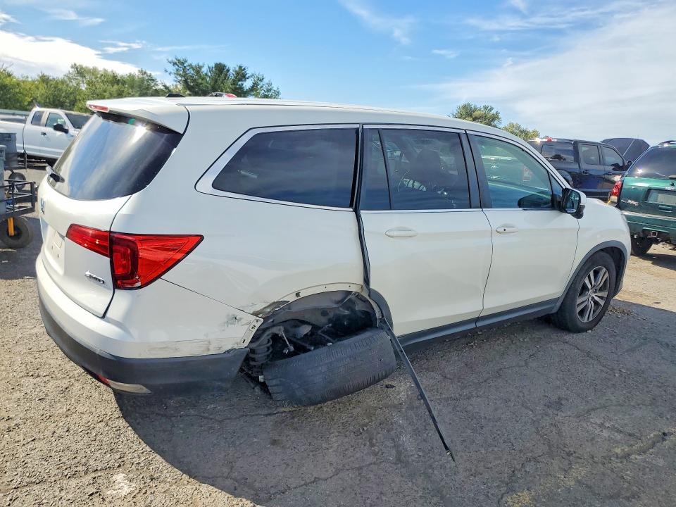 Продаж на аукціоні авто 2018 Honda Pilot, vin: 5FNYF6H54JB056482, номер лоту: 69229716