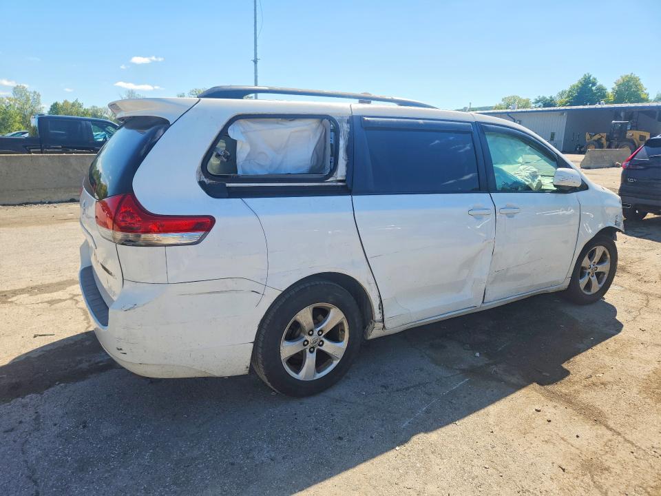 69572346 :رقم المزاد ، 5TDKK3DC6DS324209 vin ، 2013 Toyota Sienna مزاد بيع