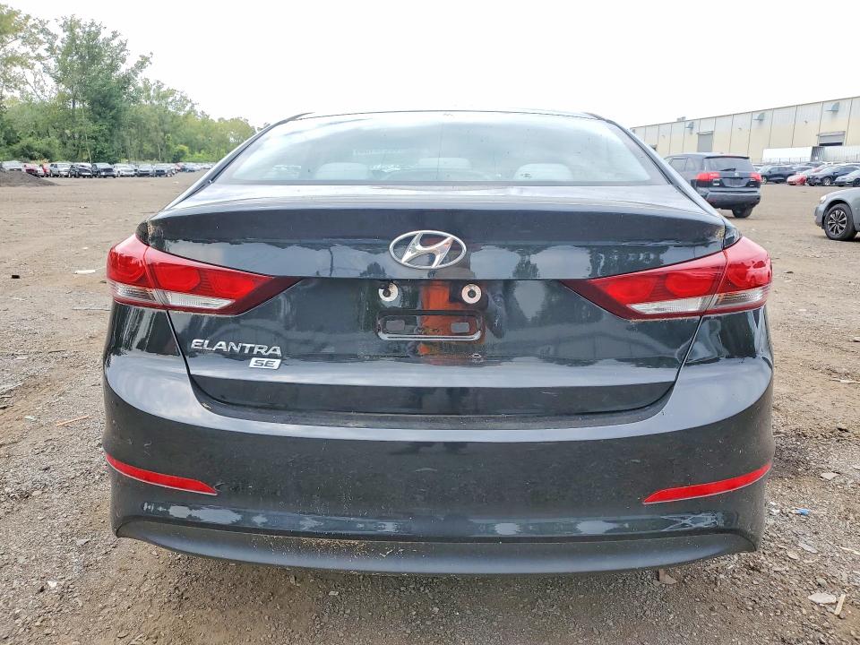 68210106 :رقم المزاد ، 5NPD74LF1JH244071 vin ، 2018 Hyundai Elantra مزاد بيع