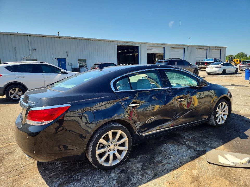 2010 Buick Lacrosse მანქანა იყიდება აუქციონზე, vin: 1G4GE5EVXAF242838, აუქციონის ნომერი: 68820796
